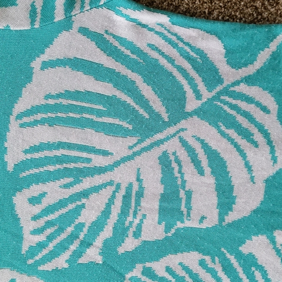 Spring/Summer sweater. - Picture 3 of 4